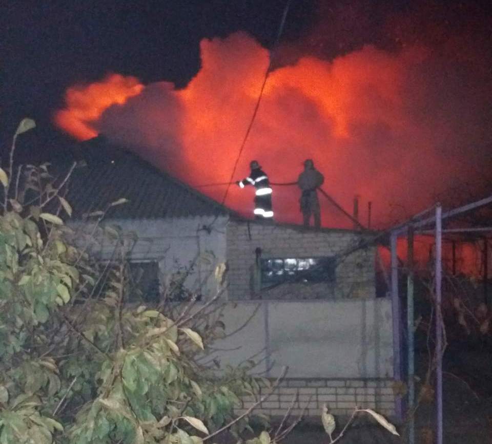 м.Генічеськ: рятувальники загасили пожежу в будинку на площі 80 кв.м